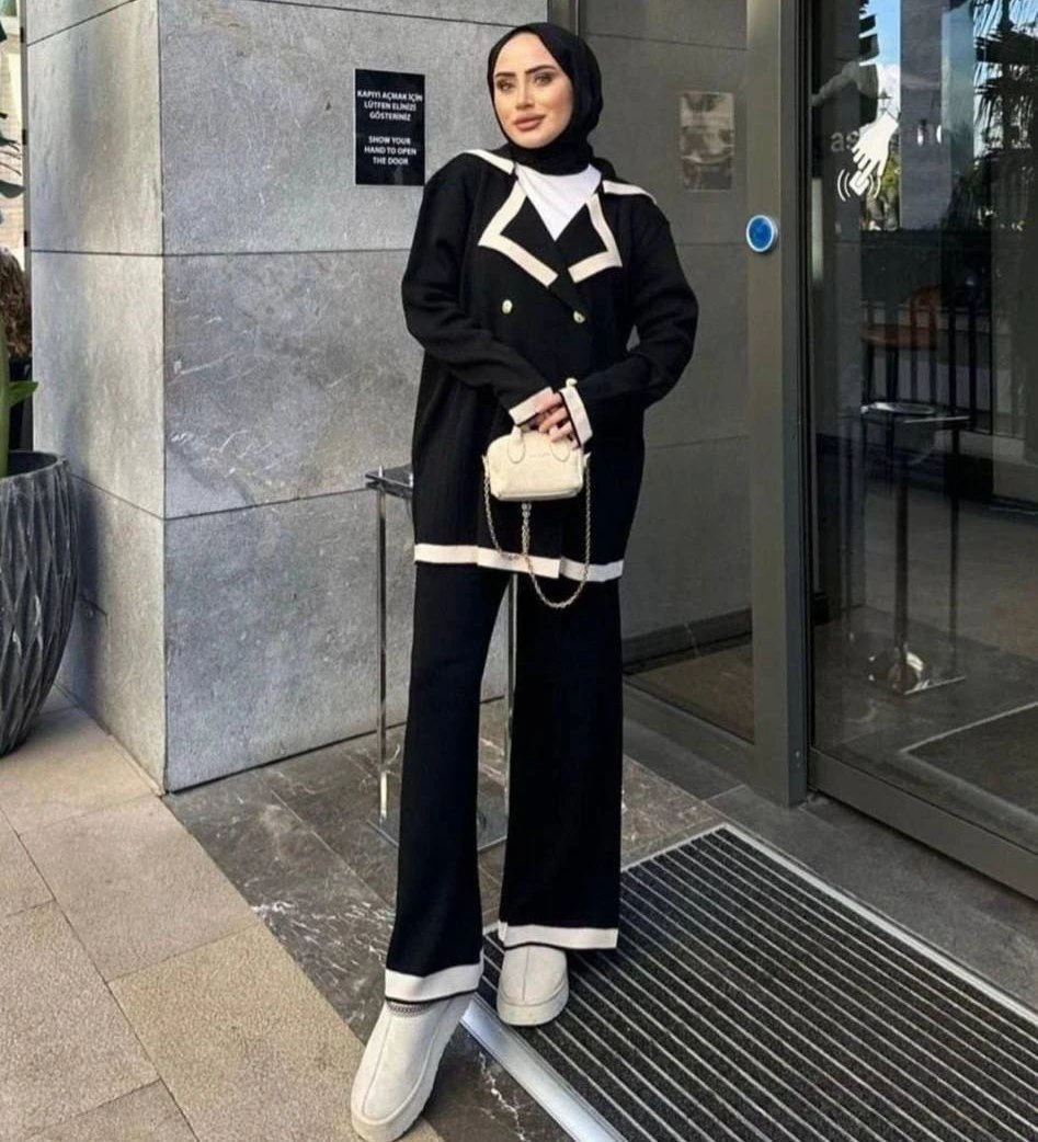 طقم نسائي